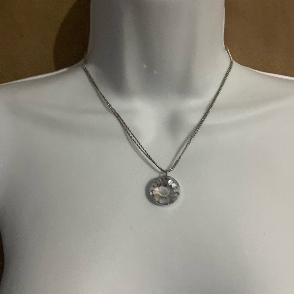 Elegant Silver Pendant Necklace